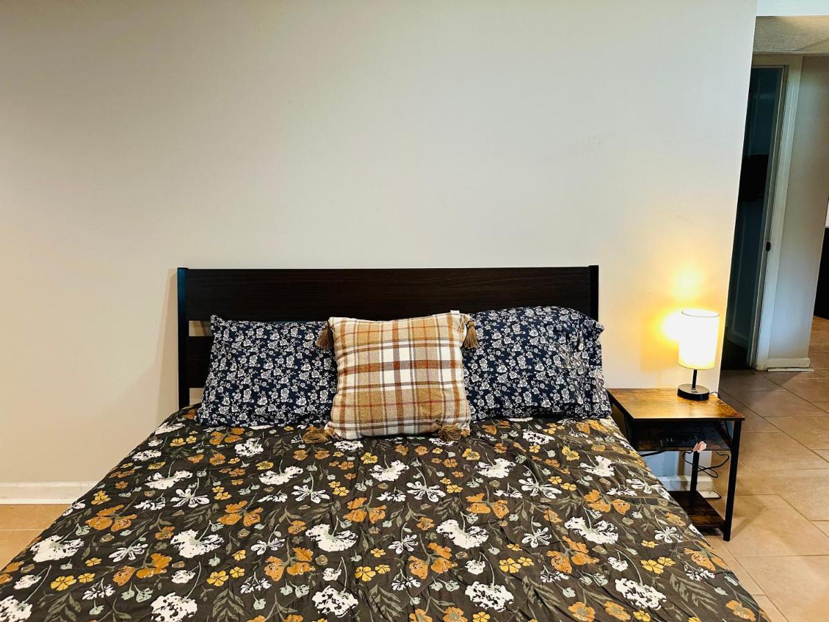 Campu'S Basement Studio W/ Private Entrance Cherry Hill Exterior photo
